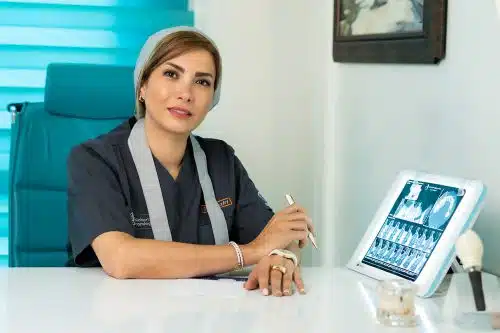 دکتر الهام وزیری؛ متخصص ایمپلنت در شمال تهران